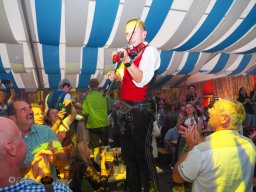 Die Jungen Zillertaler auf der Wiener Kaiser Wiesn